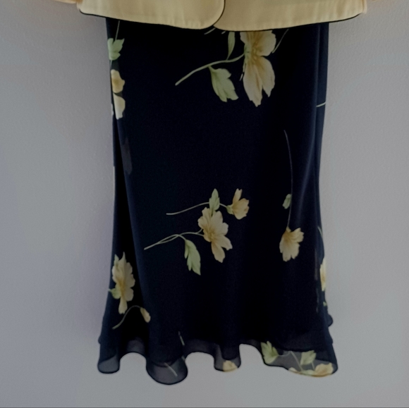 STUDIO I Suit of Black Floral Dress & Yellow Jacket, size 8p - Picture 4 of 16